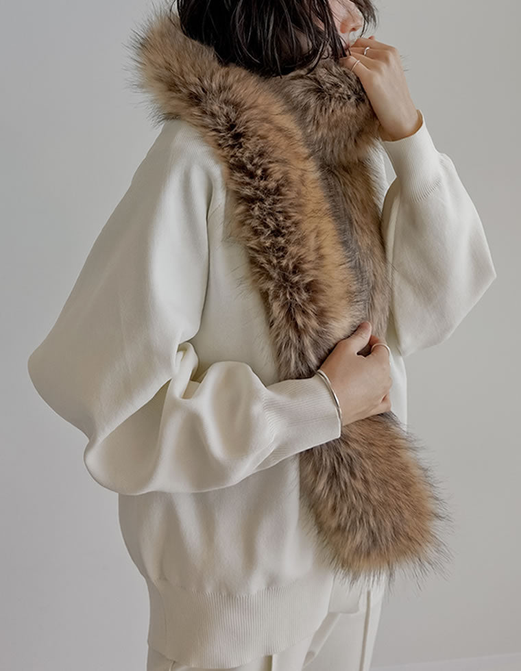 【美品】カシミヤ混　フーディ ファーストール フェンディ カシミヤ ミンクファー飾り付き ショール ストール