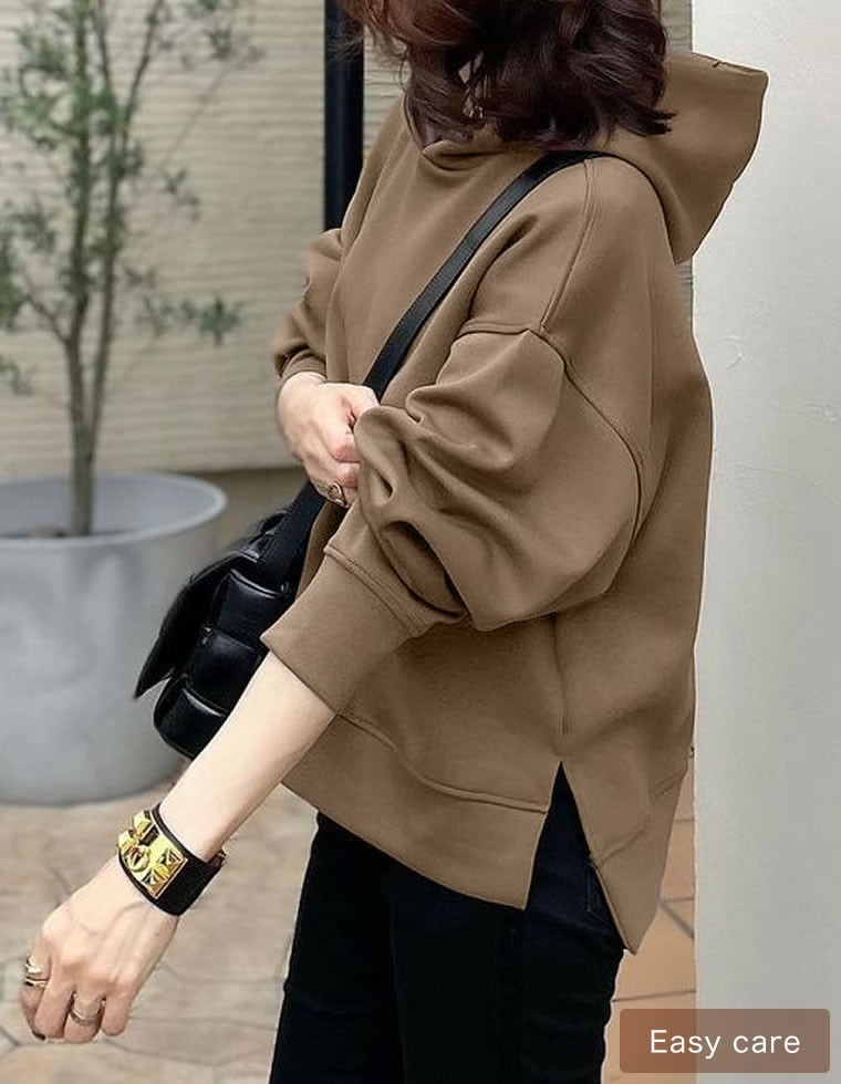 ゆったりシルエットのフーディー