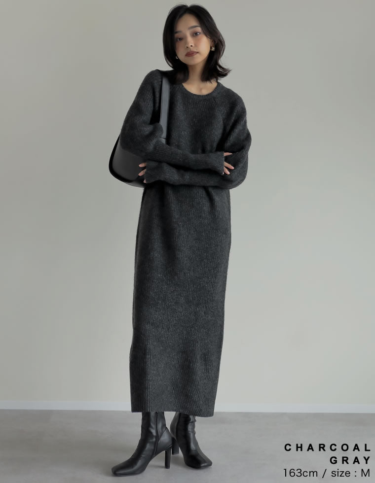 HYKE 人工皮革 裾フリンジブラックノースリーブワンピース HYKE 人工皮革 裾フリンジブラックノースリーブワンピース