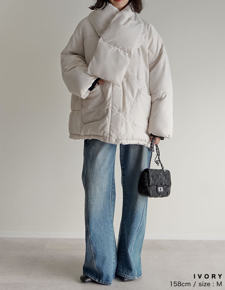マイクロタフタマフラー付きノーカラー中綿フェイクダウンジャケット