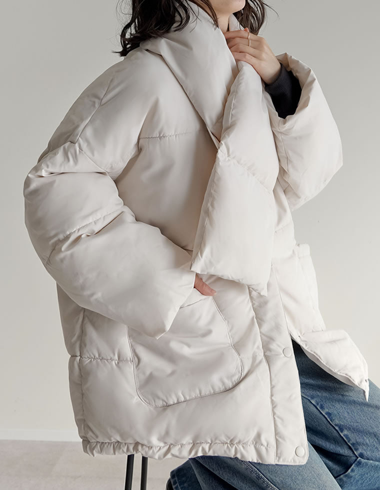 マイクロタフタマフラー付きノーカラー中綿フェイクダウンジャケット
