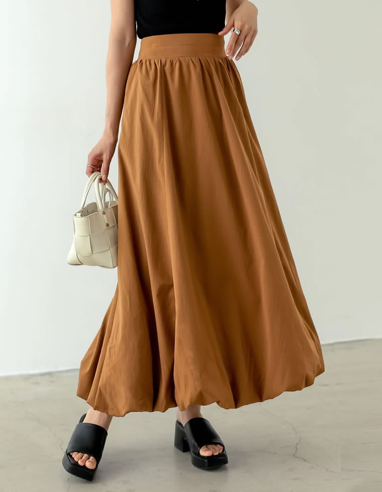 ロメオジリのバルーン風のロングスカートです。