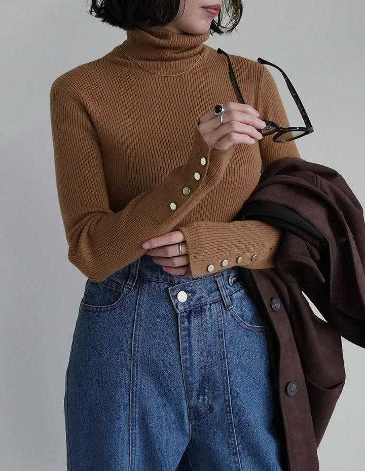 【クーポンで20%OFF ¥3,698⇒¥2,958】〖クーポンコード：SH_20_2511〗[新色追加][シンプルに着映える]袖金ボタンタートルネックリブニットトップス