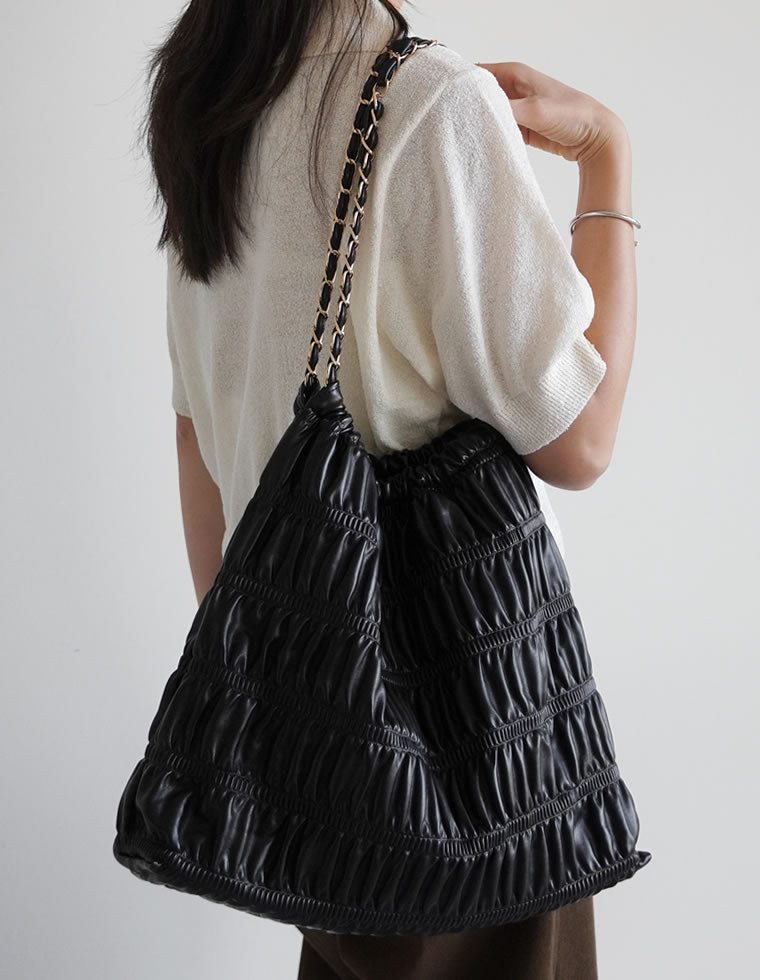 フェイクレザースタッズ付ショルダーバッグ - バッグ通販 | 人気