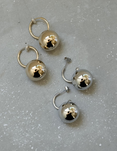No.1144 大ぶりメタルボールとヴィンテージバタフライのアシメピアス 138413_k1_4_grande.jpg?v=