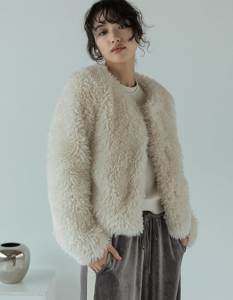 [2023-24 WINTER COLLECTION]チベットライクフェイクファーショート丈ノーカラージャケット