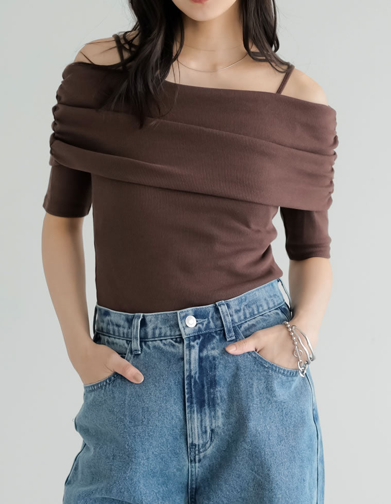 トップス　カットソー　オフショル  ベージュ カットソー トップス 長袖[品番：JCSW0001656]｜JOCOSA（ジョコサ