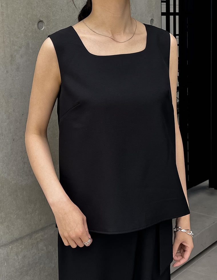 ETRÉ TOKYO スクエアネックニットタンク ブラック 完売品 セール】スクエアネックニットタンクトップ／square neck knit