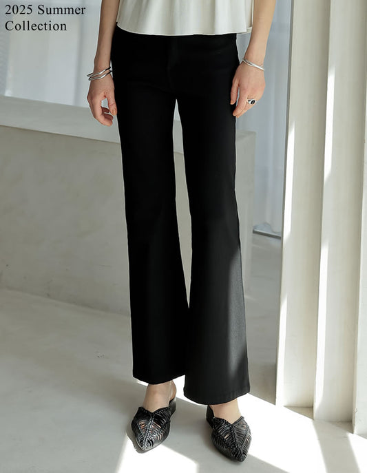 《今だけ！2BUY15%OFFクーポン対象》[2025 SUMMER COLLECTION][低身長/大きいサイズ有][美シルエット]スーパーストレッチキックフレアパンツ[mb]