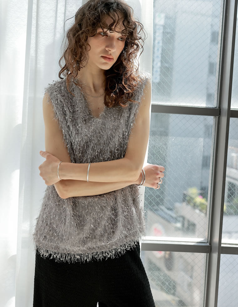 フリンジVネックノースリトップス - トップス通販 | 人気レディース