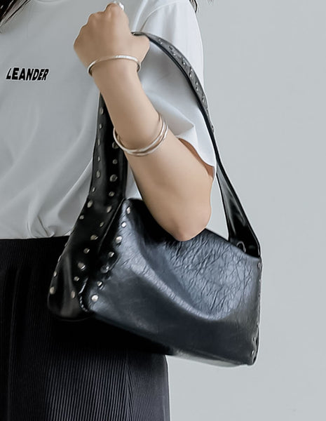 ★2025SS新作★LUV IS TRUE★[MARIE] SHOULDER BAG フェイクレザースタッズ付ショルダーバッグ - バッグ通販 | 人気