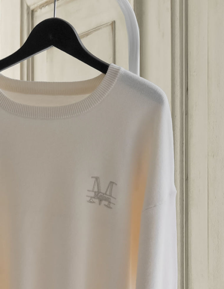 [MEISM by Re:EDIT][2025AW PRE ORDER]ワンポイント刺繍ロゴエンブレムニットトップス トップス 人気レディースファッション通販 リエディ
