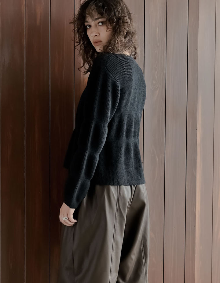 【クーポンで20%OFF ¥4,998⇒¥3,998 】〖クーポンコード：SH_20_2510〗[2025AW COLLECTION]片畔編みギャザーニットトップス