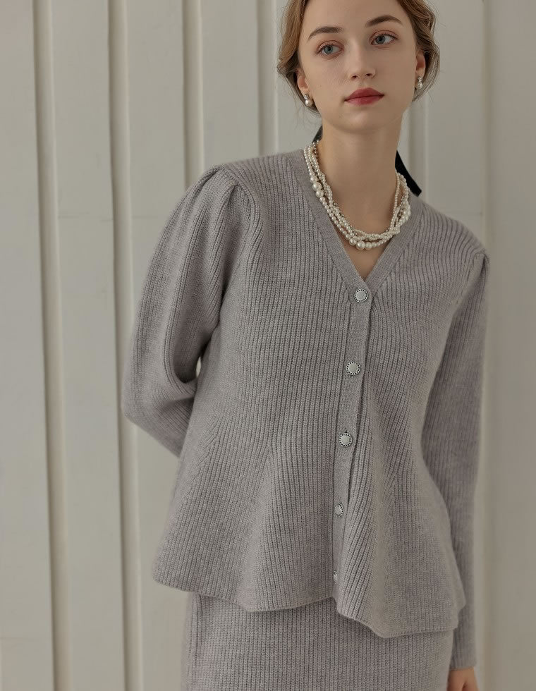 りり⭐︎ROPÉ ペプラムラメニットカーディガン、ナインテイラーキャップ セール】ペプラムラメニットカーディガン（ニット/セーター）｜couture