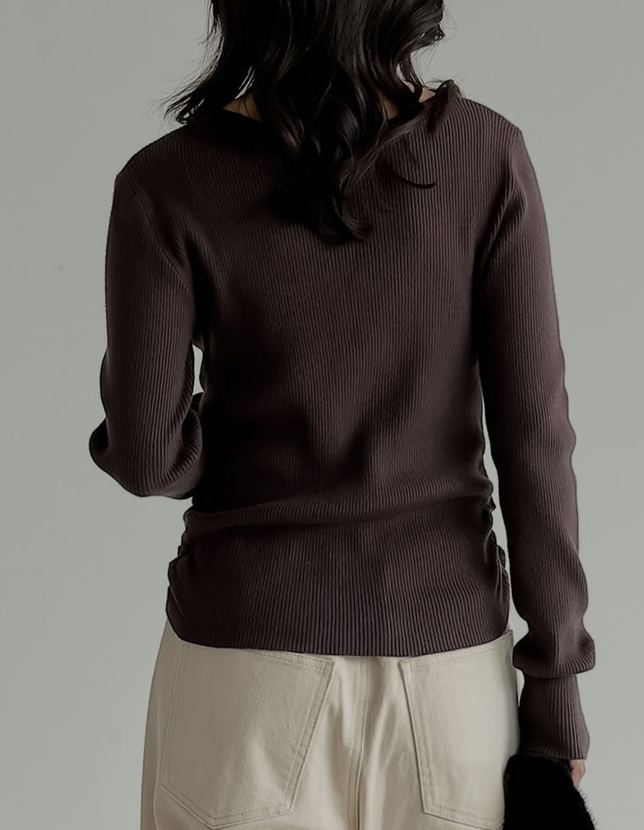 【クーポンで20%OFF ¥3,747⇒¥2,997 】〖クーポンコード：SH_20_250908〗サイドシャーリングリブニットトップス