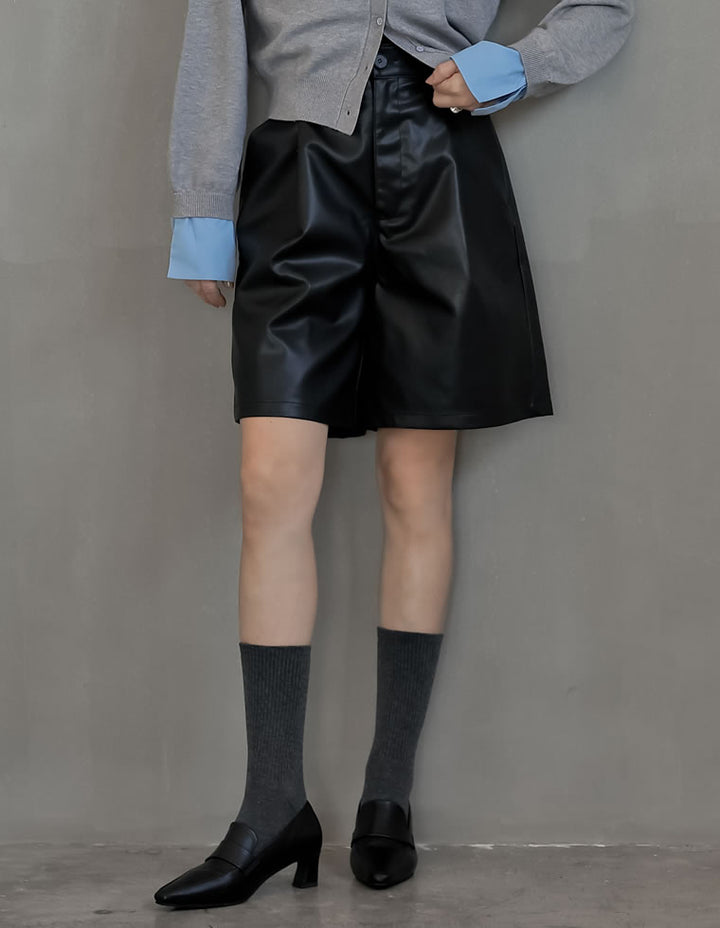 [2025AW COLLECTION]フェイクレザータックハーフパンツ パンツ 人気レディースファッション通販 リエディ