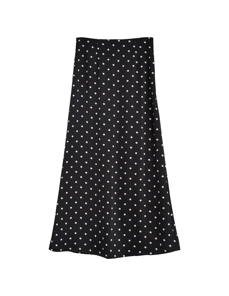 サテンナロースカート