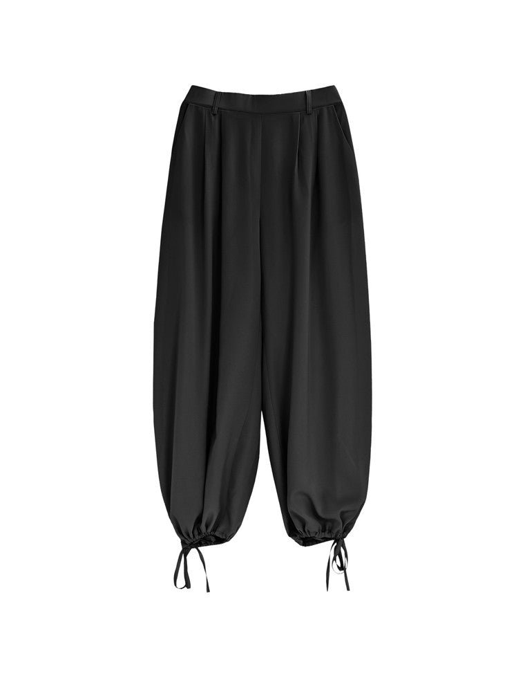サテン裾ドロストバルーンワイドパンツ