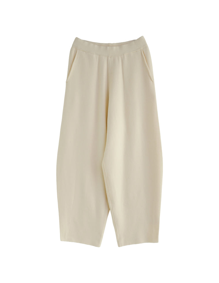 ニットバレルレッグカーブパンツ