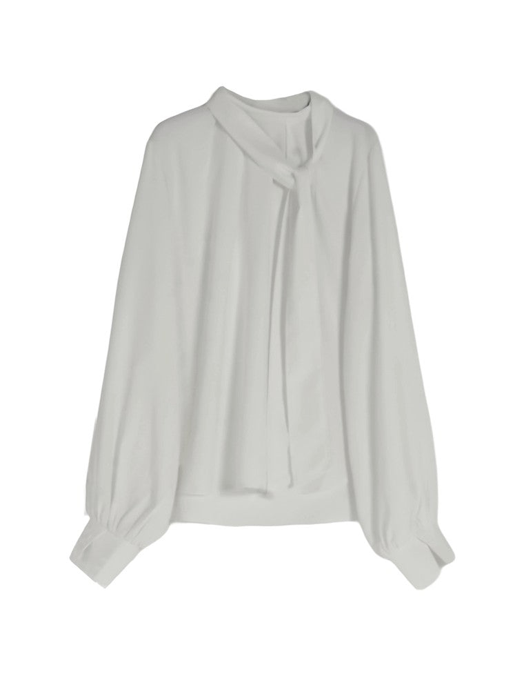 ボウタイリボン付きタックブラウス