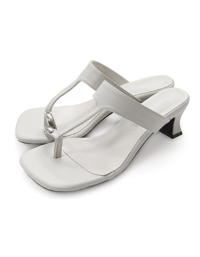 スクエアトゥメタルヒールトングサンダル