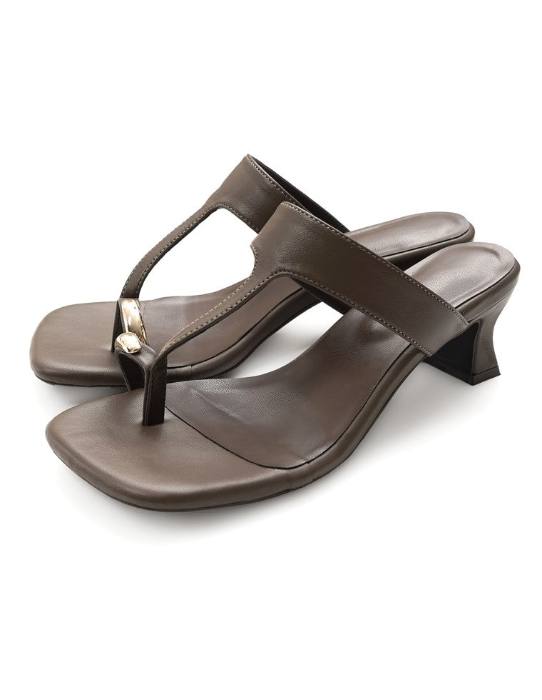 スクエアトゥメタルヒールトングサンダル