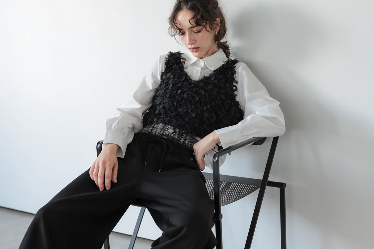 LOOK 02