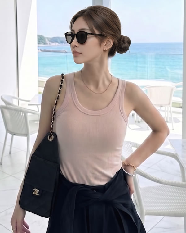 ピンクベージュ