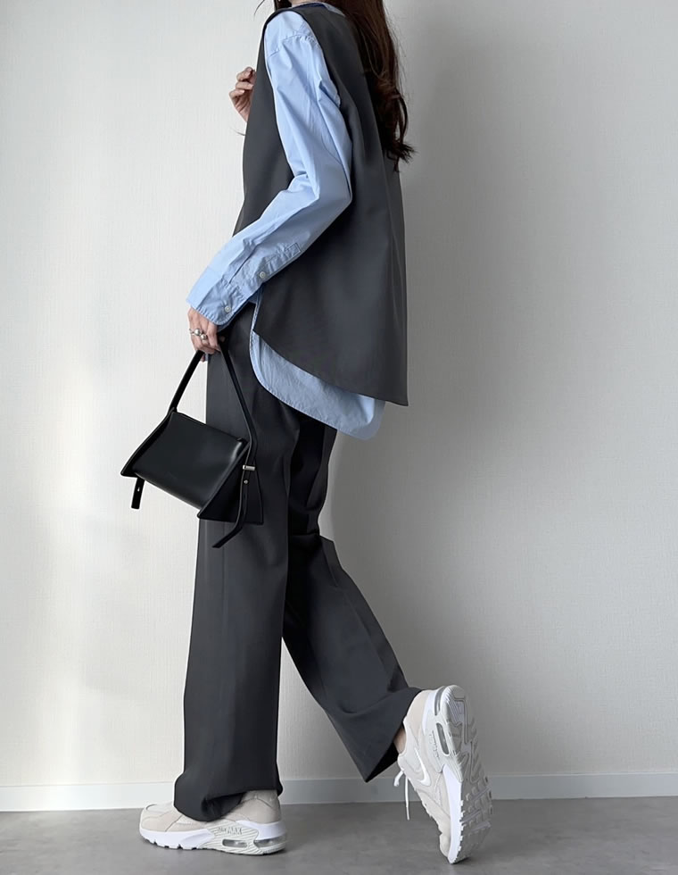 ストレッチツイルスリットパンツ