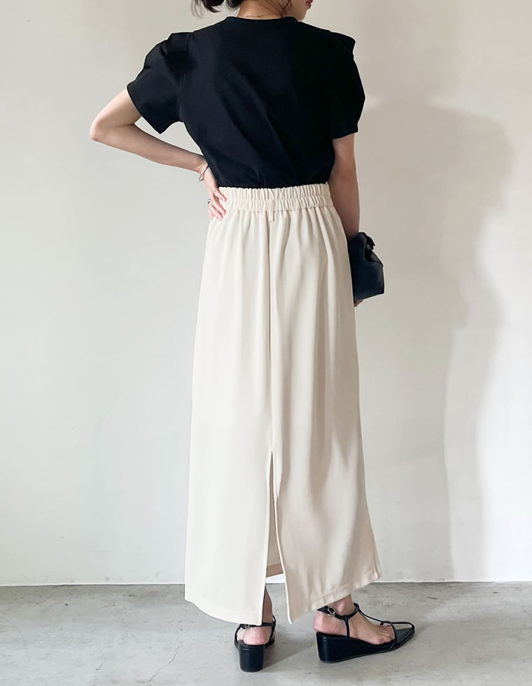 バックスリットタイトスカート