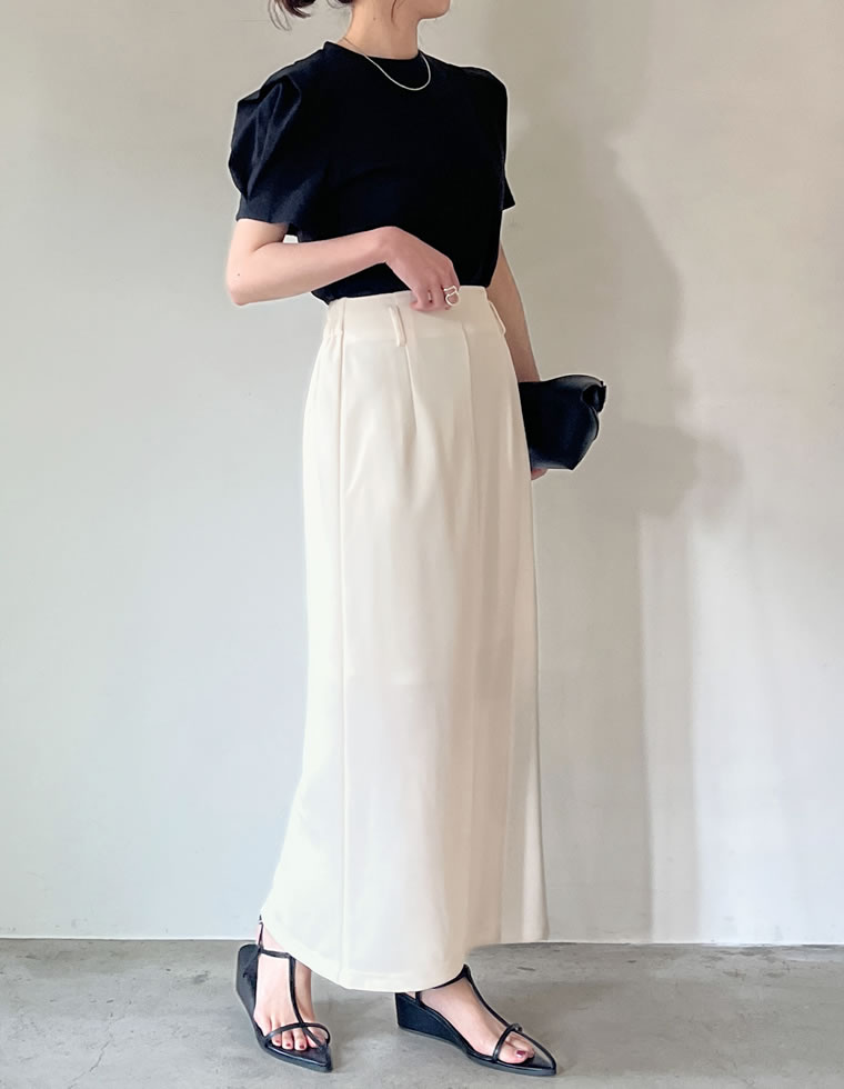 バックスリットタイトスカート