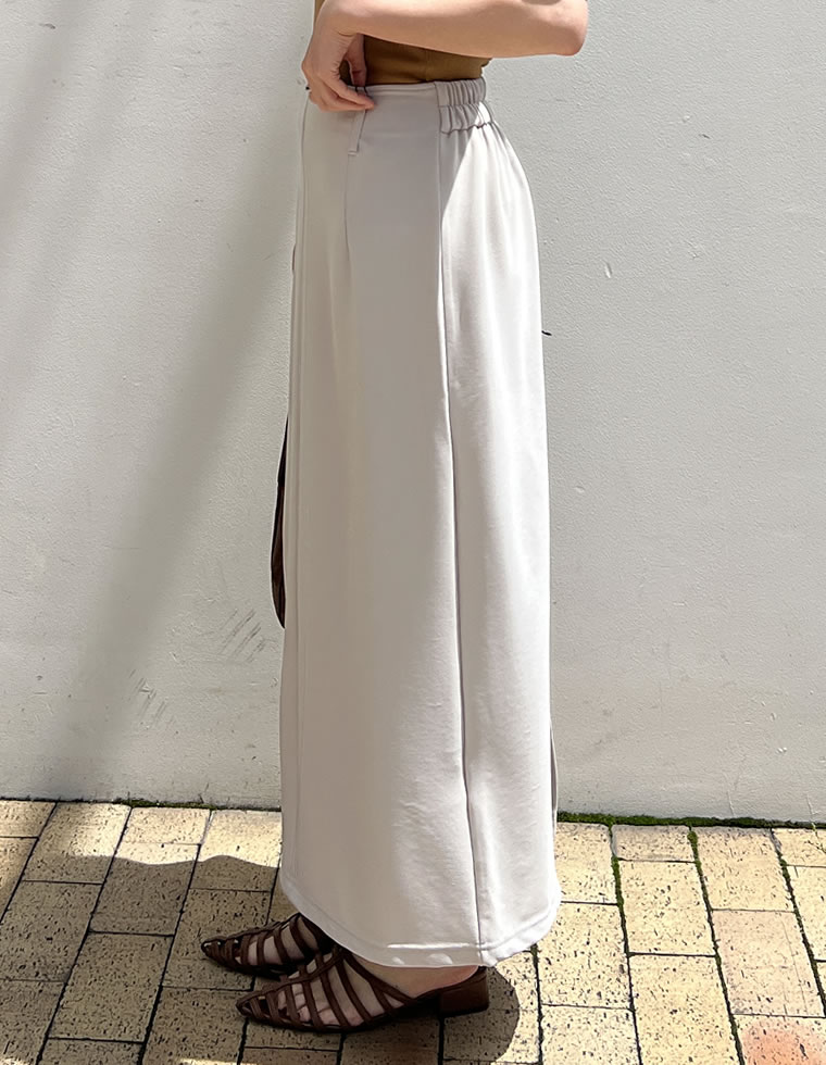 バックスリットタイトスカート