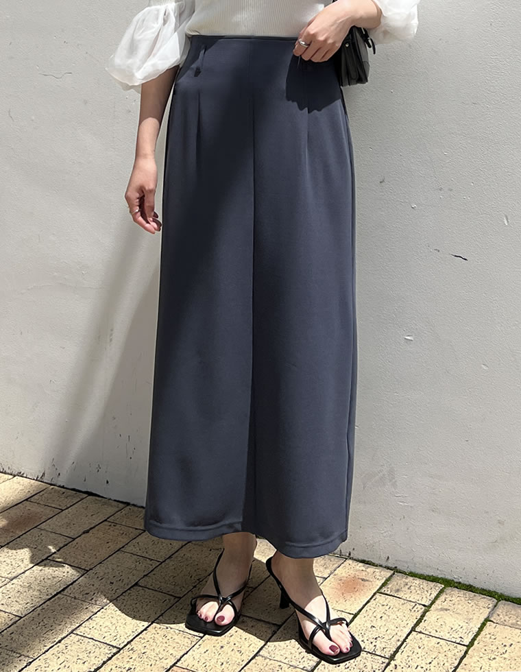 バックスリットタイトスカート