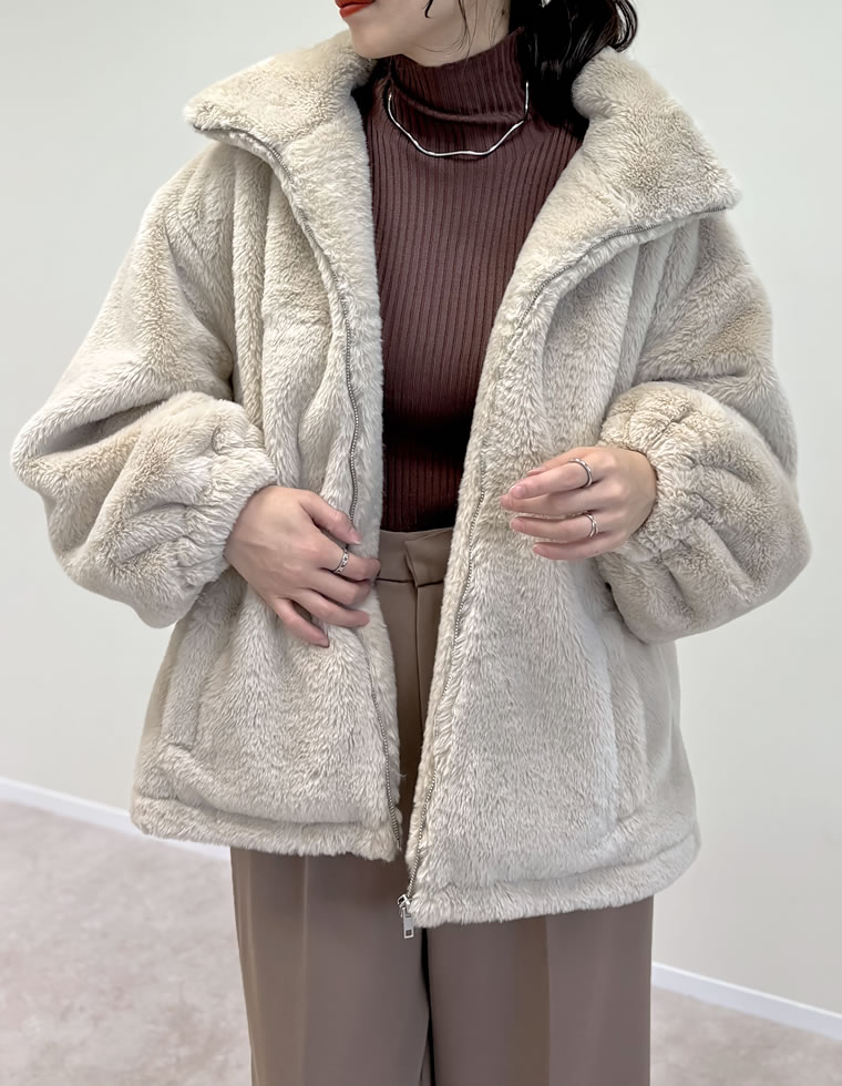 ハイネックドロスト付きフェイクファージャケット