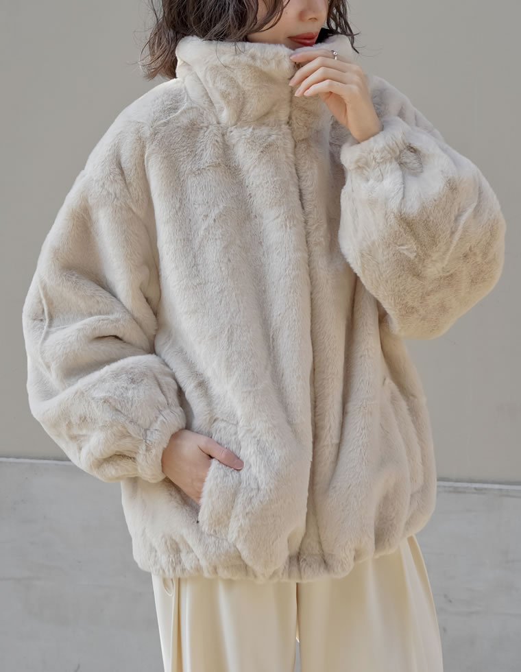 ハイネックドロスト付きフェイクファージャケット