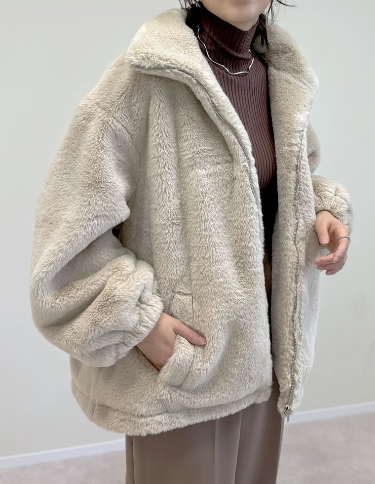ハイネックドロスト付きフェイクファージャケット