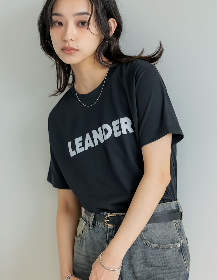 フロッキーゴシックロゴTシャツ