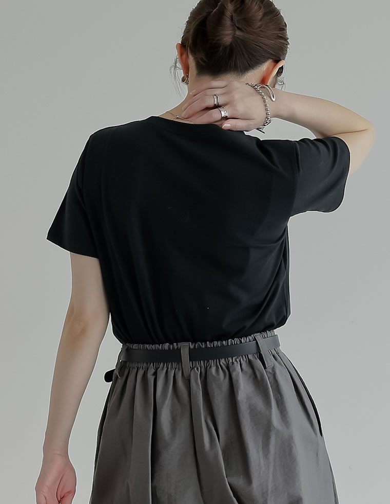 フロッキーゴシックロゴTシャツ
