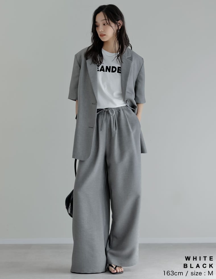 フロッキーゴシックロゴTシャツ