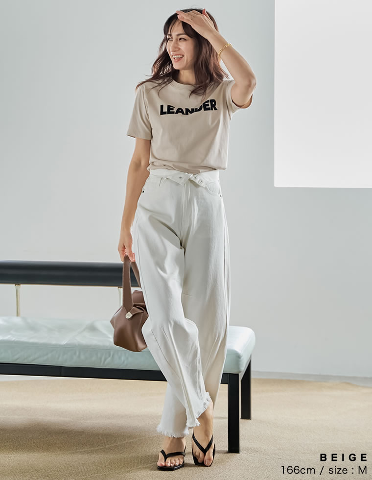 フロッキーゴシックロゴTシャツ