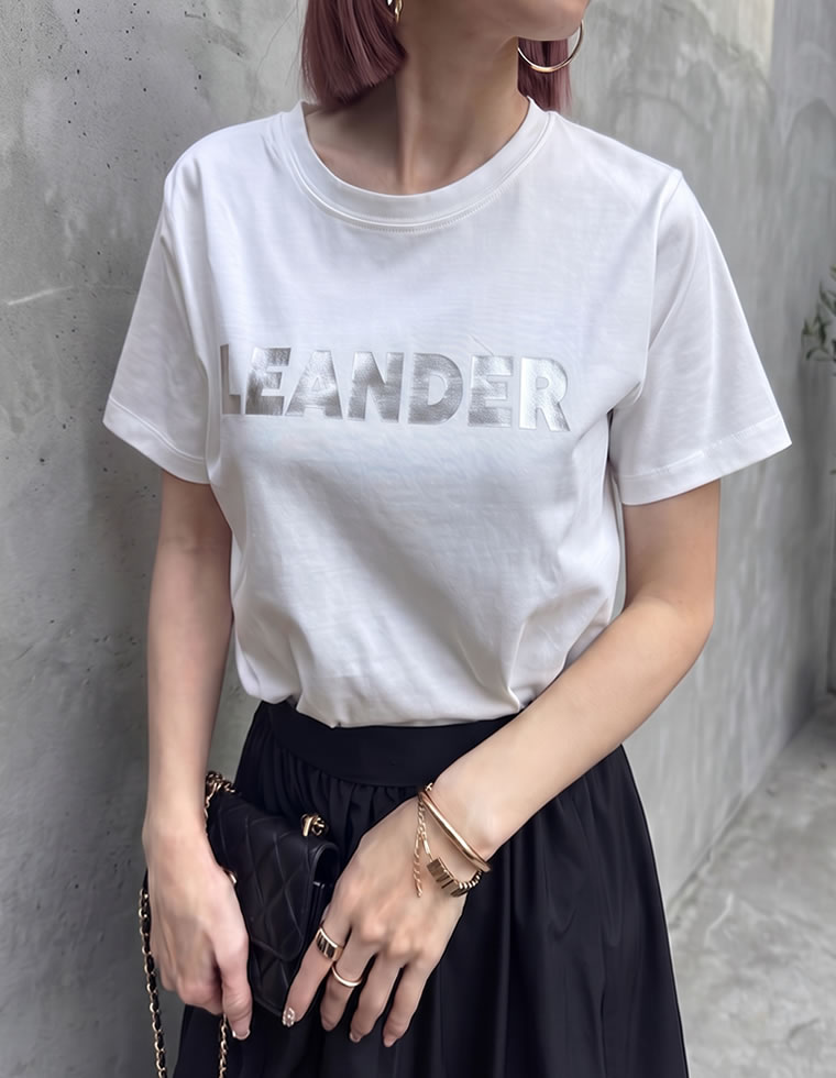 フロッキーゴシックロゴTシャツ