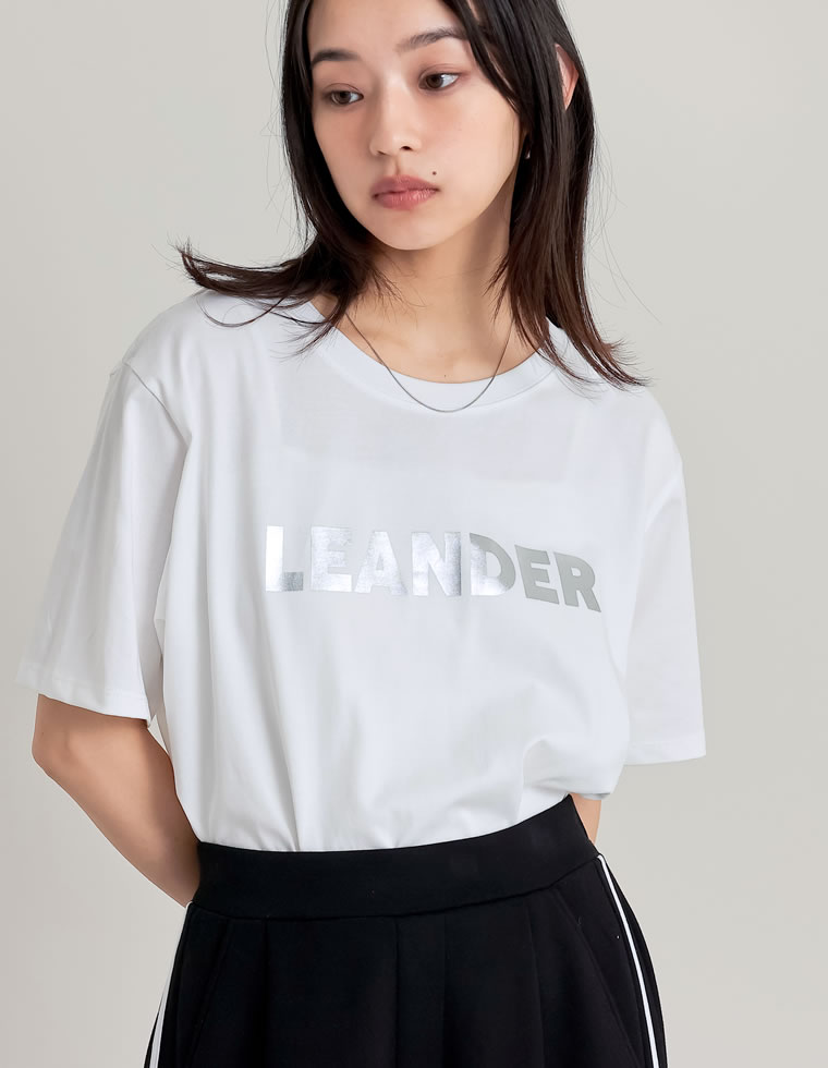 フロッキーゴシックロゴTシャツ