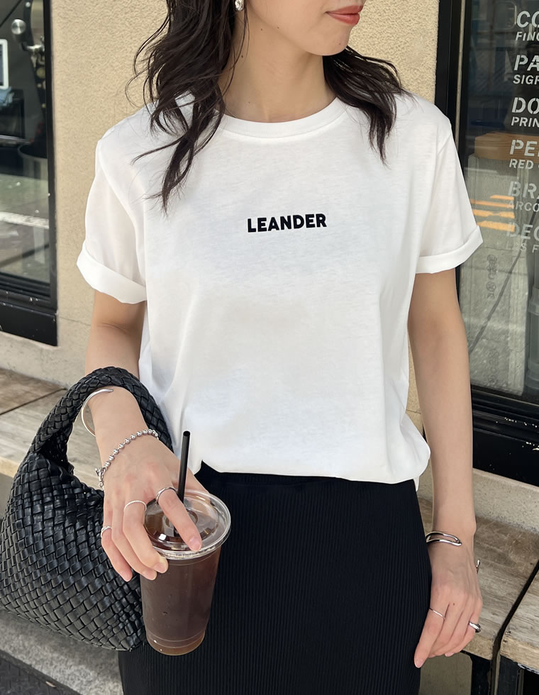 フロッキーゴシックロゴTシャツ