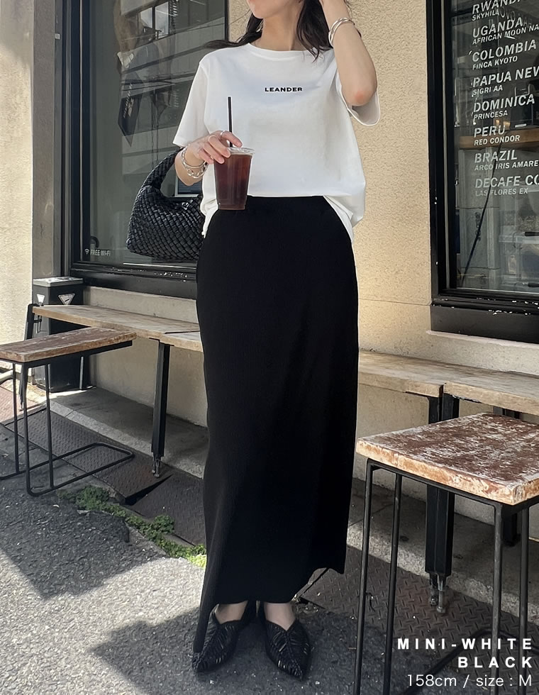 フロッキーゴシックロゴTシャツ