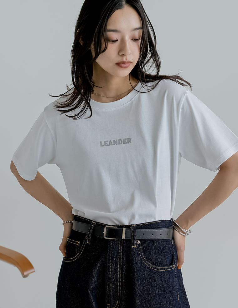 フロッキーゴシックロゴTシャツ