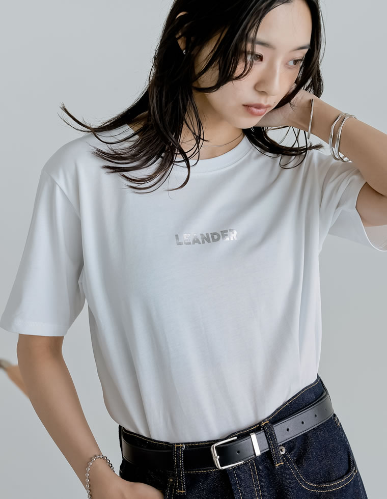 フロッキーゴシックロゴTシャツ