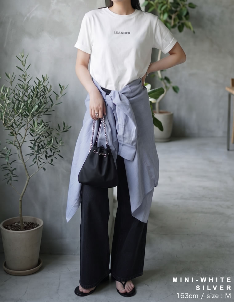 フロッキーゴシックロゴTシャツ