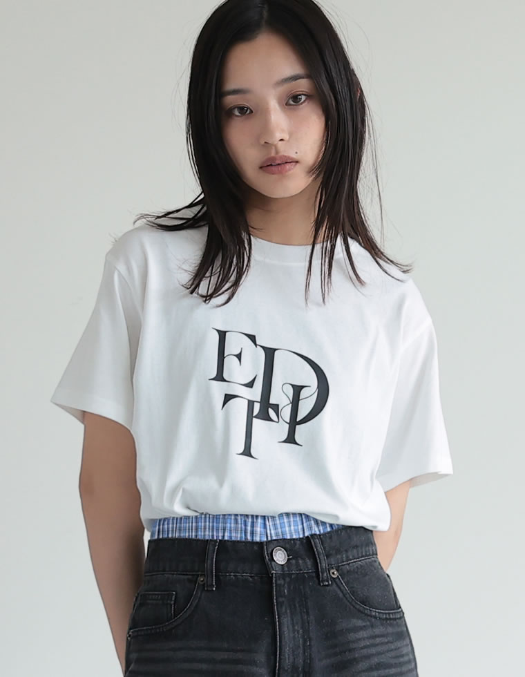 スタックロゴプリントTシャツ