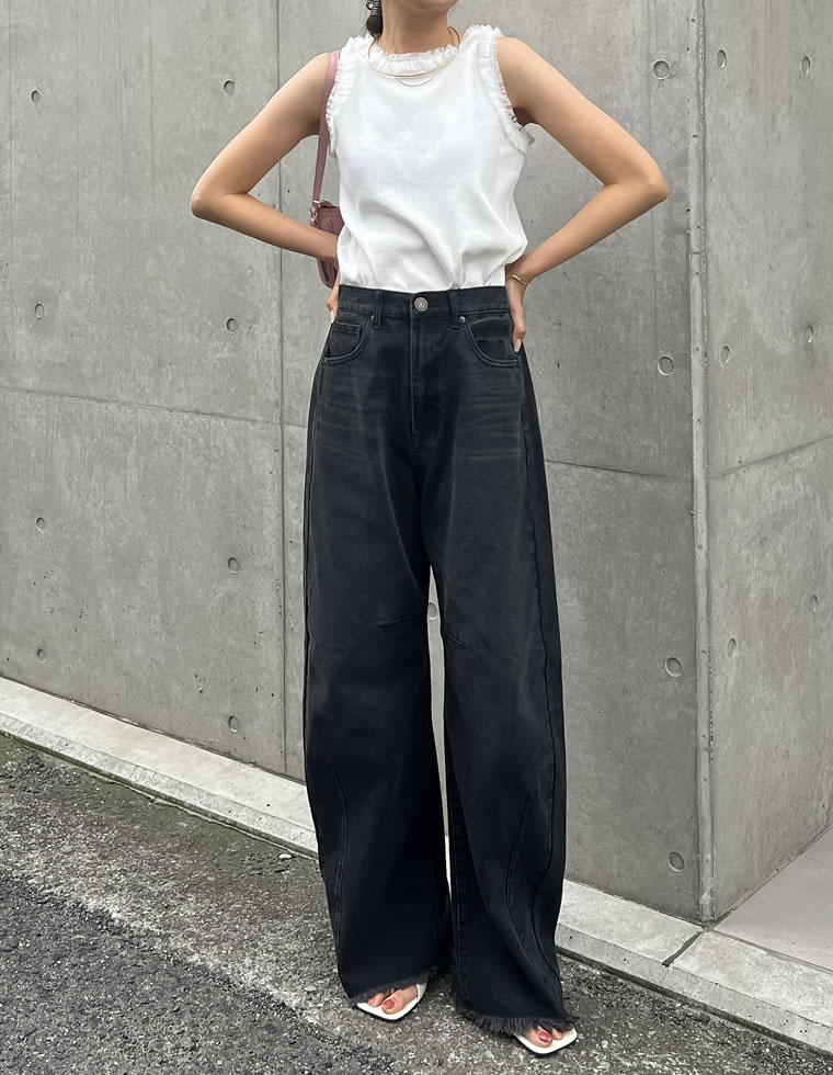 裾フリンジカーブデニムパンツ