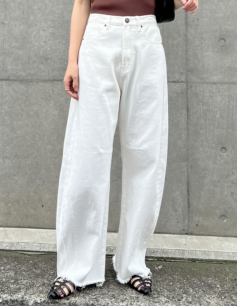 裾フリンジカーブデニムパンツ